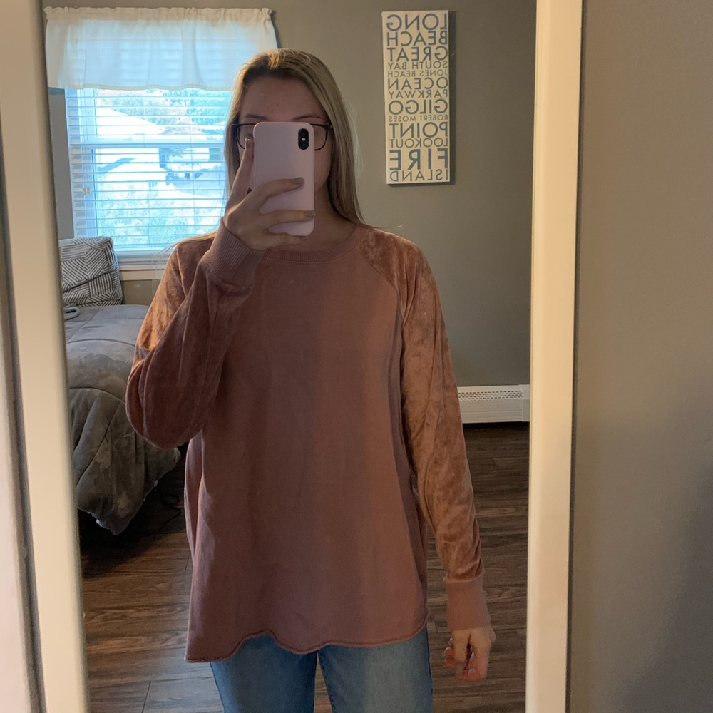American Eagle crew neck